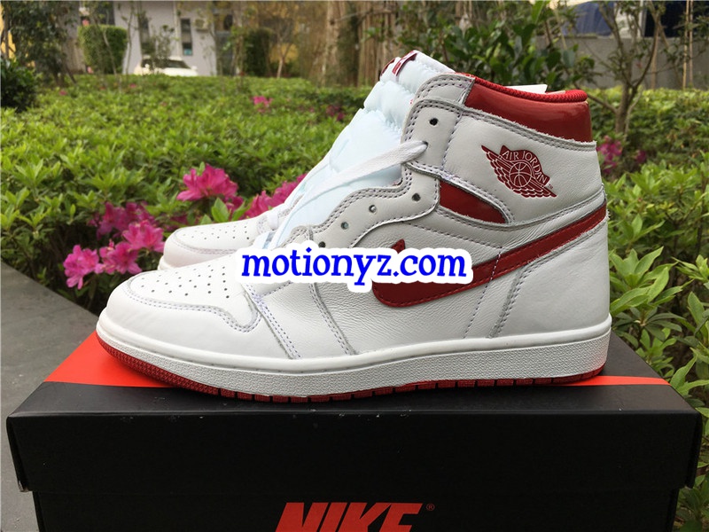 Air Jordan 1 High OG Metallic Red